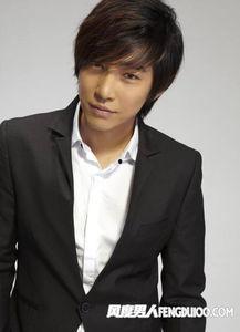 邹廷威有什么背景,揭秘政商界传奇人物的深厚背景